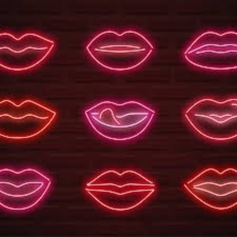 Header of ayeeitstonixoxo