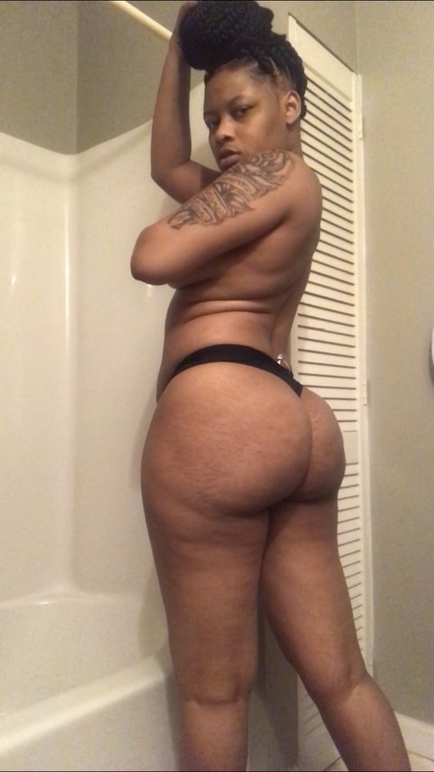 Header of bigbootykie