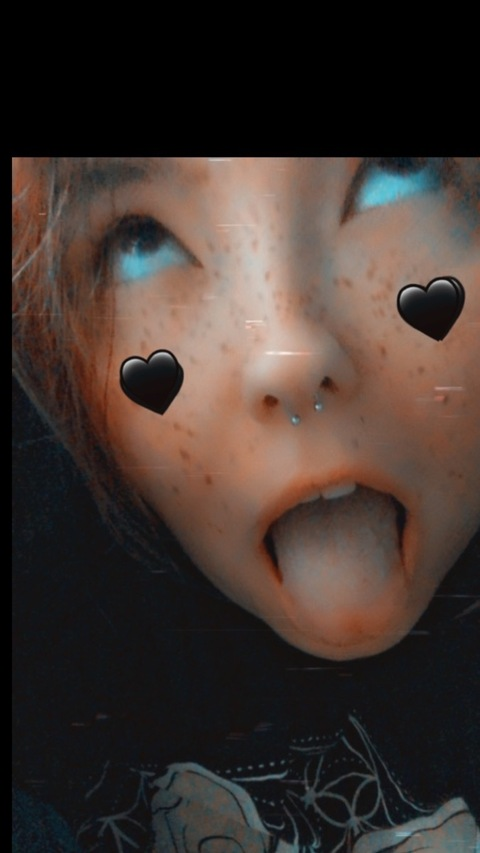 Header of cassiequeenboo