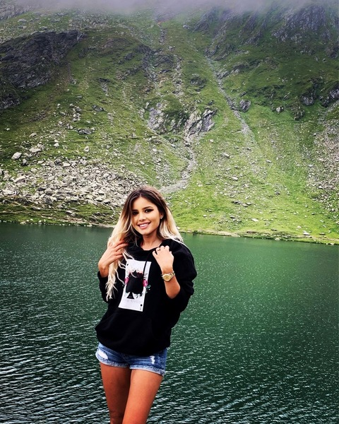 Header of cristinaschiopu