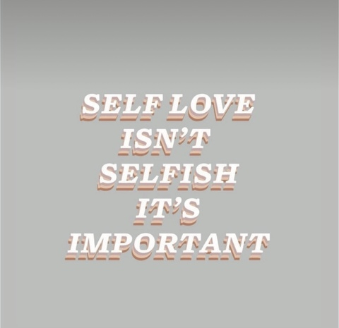 Header of daisybae_xo