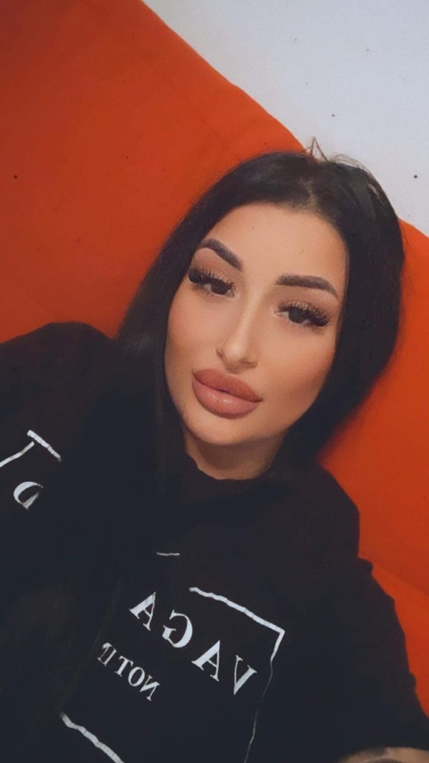 Download evelynsexy OnlyFans content for free - LeakedOnlyF