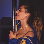 extraroxy (roxanne) OnlyFans Leaks 

 profile picture