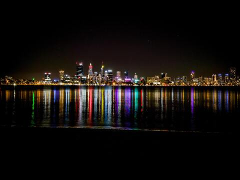Header of georgeous34086times23998