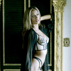 hollybaby27 (Holly) OnlyFans Leaked Pictures and Videos 

 profile picture