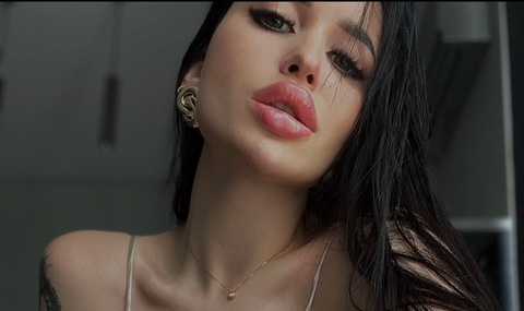 Header of honeyaly
