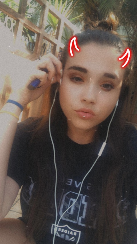 Header of karenmariexoxo