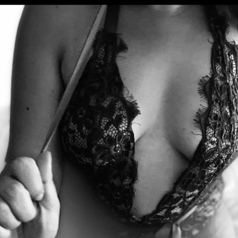 Header of lucylunette