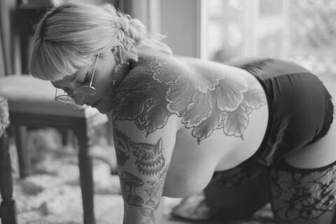 Header of maeveedel