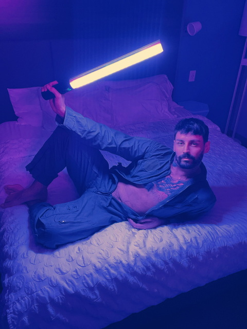 Header of phildoeshair