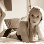 Onlyfans leaks serenahotwife 

 profile picture