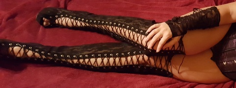 Header of sluttysyldra