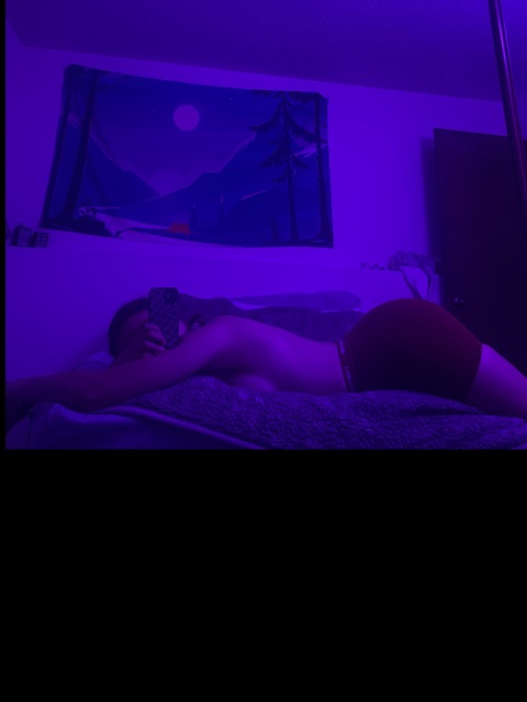 Header of sqeakysmksthc