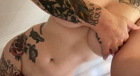 Header of tattooedhottie