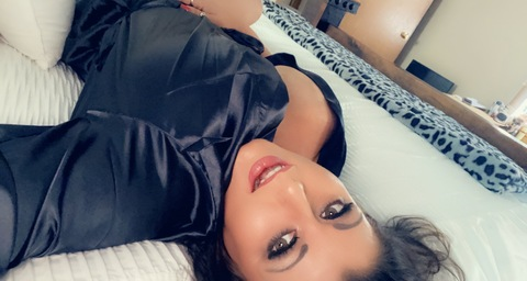 Header of theonlyleslie