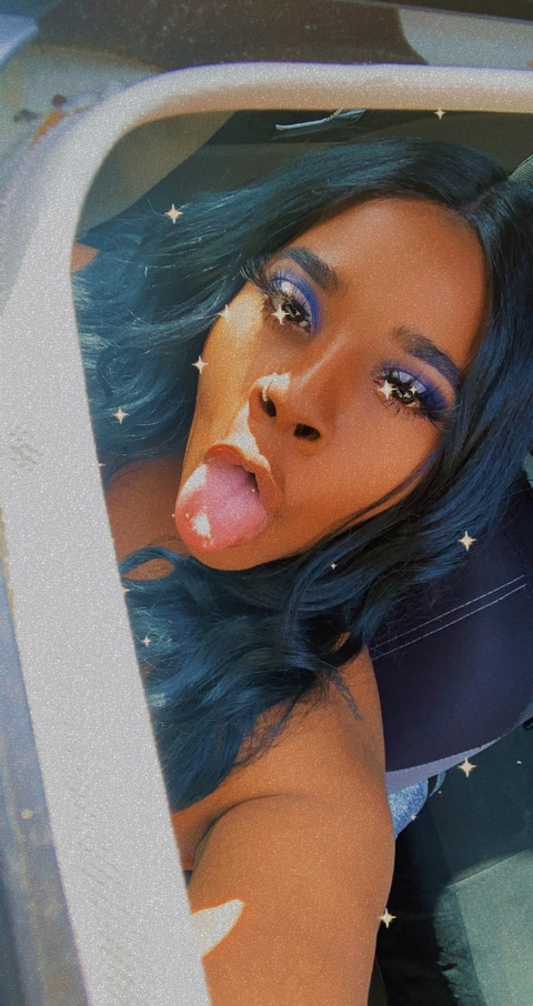 Header of thickthighry