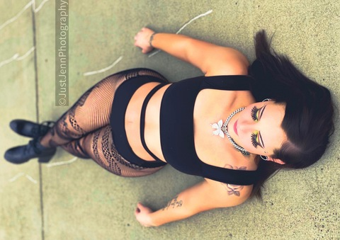 Header of whittneymarieee