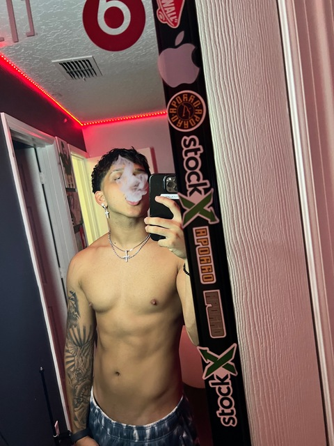 Header of xavytheofficial