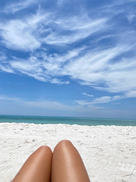 Header of yourgirllinds